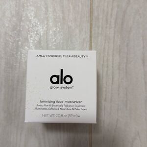 NWT alo glow face moisturizer